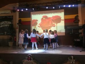 Praznovanje ob osmem marcu in materinskem dnevu 2017 33